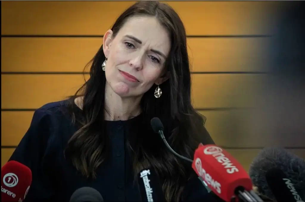 Jacinda Ardern emotionally announced her resignation as Prime Minister, holding back tears as she made the revelation. Photo : Warren Buckland. What is the future of New Zealand ?